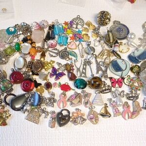 🍀M15 - Lot of Mixed Charms and Pendants for jewelry and crafts